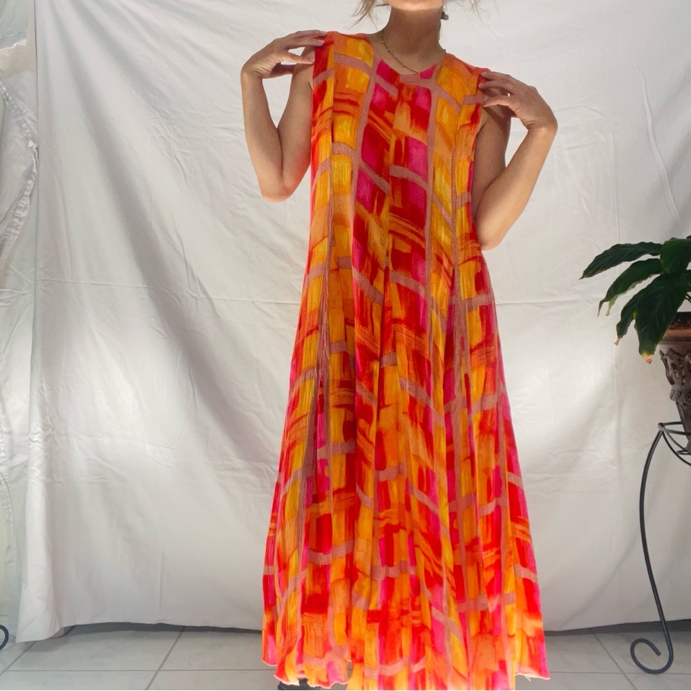 ★ VIBRANT SLEEVELESS DRESS ★